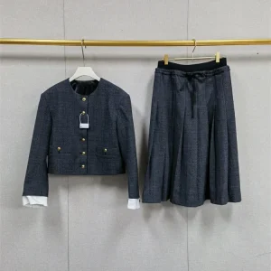 2025 Cappotto con bottoni dorati scozzesi retrò da donna nuovo Top con giacca a maniche lunghe a contrasto, jupe o minigonna a pieghe in vita elastica 1