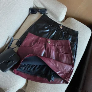 Gonne in pelle PU rosso vino per donna Clubwear sexy Minigonna in pelle avvolta sui fianchi Gonne corte antiriflesso autunno inverno femminile 1