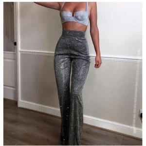 Pantaloni Sexy Glitter a vita alta autunno inverno Outfit donna argento scintillante Flare pantaloni con paillettes Party Night Clubwear 2024 1