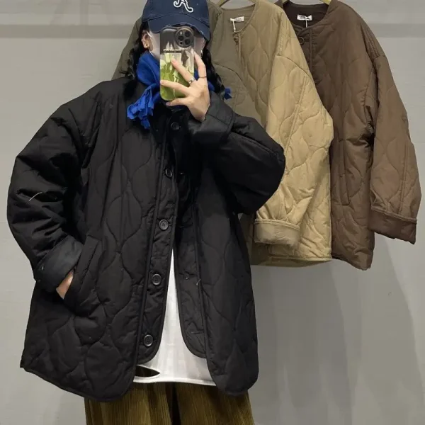 Giacca trapuntata vintage coreana Autunno Inverno Cappotto in cotone caldo Cappotto leggero da donna Manica lunga Design con bottoni Top streetwear 4