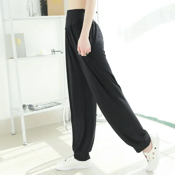 Pantaloni casual larghi di grandi dimensioni Primavera Estate Pantaloni lanterna modali sottili Pantaloni lunghi da ballo per yoga sportivo da donna 4