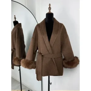 2025 Autunno Inverno Chic Risvolto Cappotto di peluche con cintura Donna Vintage Manica in pelliccia sintetica Tweed Cappotti aperti Donna Casual Street Outwear 1