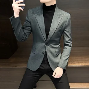 Autunno Inverno Moda Colletto rovesciato Manica lunga Tinta unita Pezzi Blazer Abbigliamento da uomo Bottoni coreani Tasche giovani Top 1