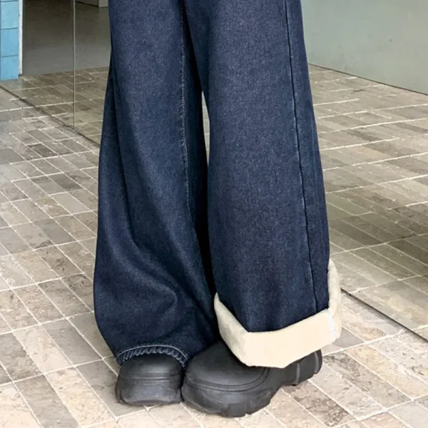 Jeans Y2K da donna autunno 2025 Pantaloni versatili in denim foderati in flanella blu scuro Pantaloni larghi con gamba dritta e lunghezza trascinante 2595 5