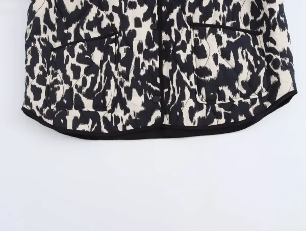 Giacca a maniche lunghe con bottoni stampati alla moda in pelle di serpente da donna in stile europeo e americano nuovo prodotto autunnale 2024 5