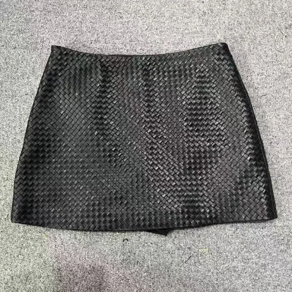 Gonna in pelle lavorata a maglia per le donne Primavera Nuova pelle di pecora genuina di fascia alta Semplice versatile A-line corta Jupe Mujer Tessuto a mano Saias 3