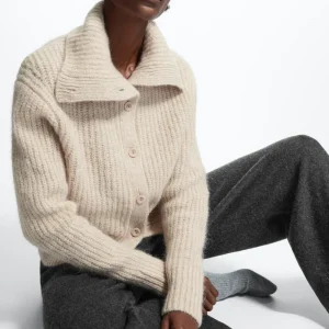Costume etereo 2025 cos inverno nuovo stile di cardigan lavorato a maglia in misto lana con risvolto abbottonato da donna alla moda e casual 1