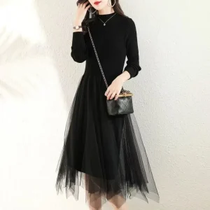 Autunno Inverno Abito lavorato a maglia nero Maglia con giunture Cappotto a maniche lunghe di media lunghezza Gonna base Collo alto a metà Lunghezza intera Orig cinese 1