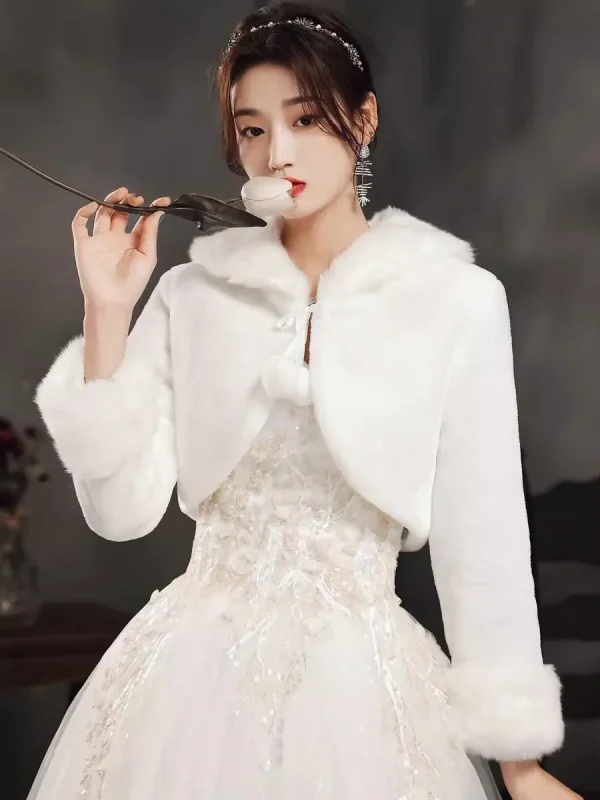 Avvolgimento da sposa bianco Scialli da sposa Stola Mantelle in pelliccia sintetica Coprispalle per feste Mantello invernale Accessori Elegante regina per le donne 2