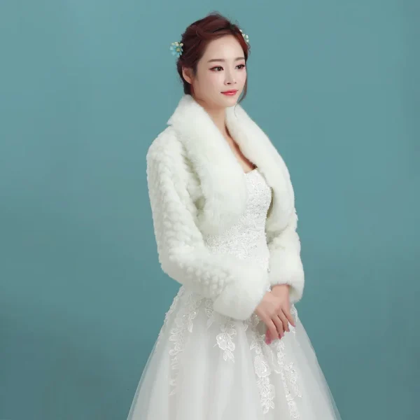 Nuovo arrivo Giacca da sposa a maniche lunghe Sposa Abito di piume Bolero donna Accessori da sposa economici Mantella da sposa Scialle di pelliccia scrollata di spalle 4