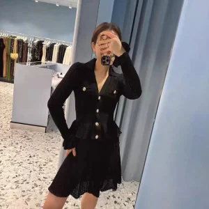 3 colori scava fuori abito in maglia da donna volant impiombato scollo a V manica lunga svasata Lady lavorato a maglia elegante mini vestaglia con bottoni 1