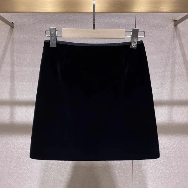 2024 autunno nuovo set di diamanti cappotto corto mezza gonna set da donna in due pezzi di velluto 3
