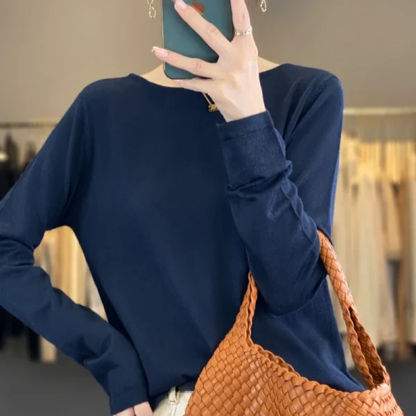 2025 NUOVO pullover in misto lana di seta da donna maglione di moda lavorato a maglia colletto con una parola maniche lunghe top larghi morbidi e setosi di alta qualità 6
