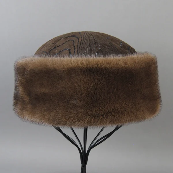Vendita calda cappello di pelliccia di visone finto berretto da baseball genuino invernale Russia moda elegante signora calda cappello di paglia con palla di pelliccia sintetica 5