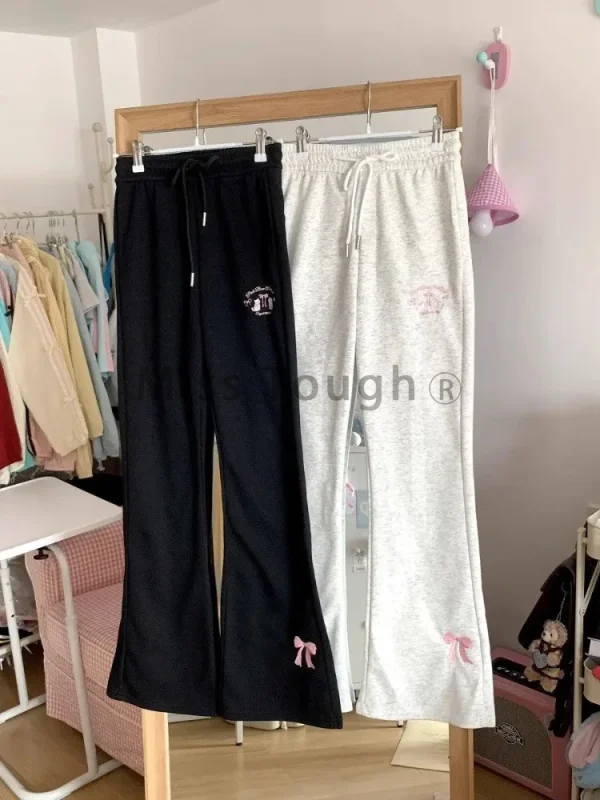 Pantaloni svasati giapponesi da donna a vita alta moda Pantalon femminile Y2k simpatico gatto farfalla ricamo pantaloni slim fit nuovi fondi 2